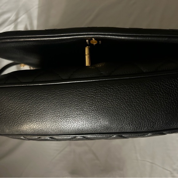 100% Authentic Chanel handbag serial #23220265 as shown in photos - Picture 5 of 11